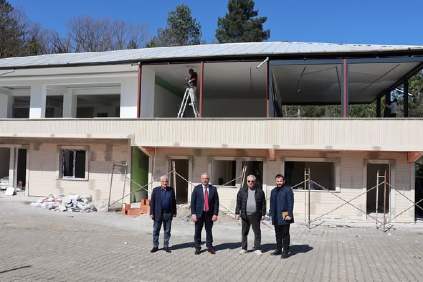 BAŞKAN ACAR İLÇEMİZE YAPILAN PLATES,FİTNES SALONU VE KAFETERYANIN OLACAĞI SOSYAL YAŞAM ALANINA KONTROL AMAÇLI ZİYARET GERÇEKLEŞTİ