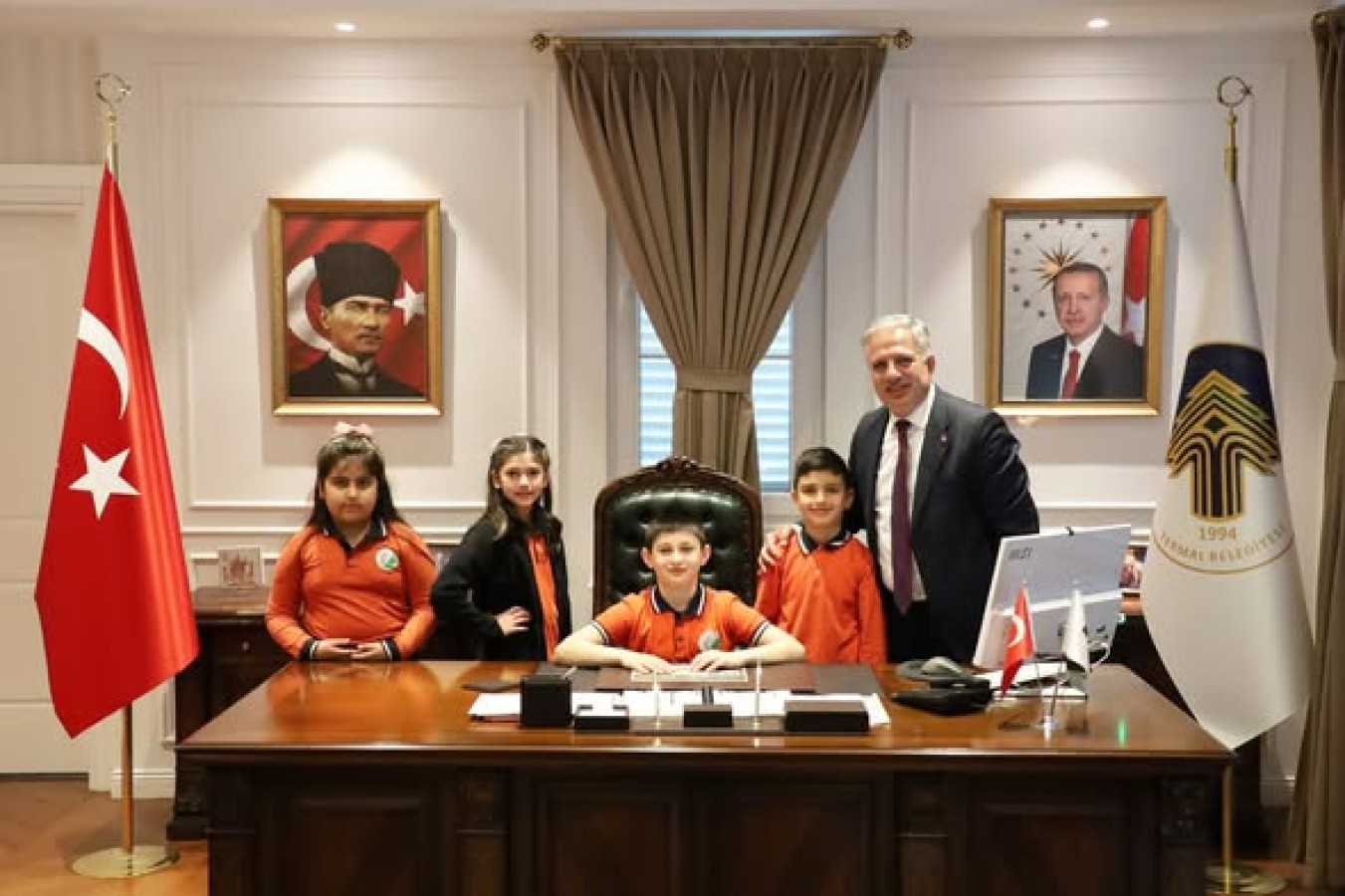 MİNİK MİSAFİRLERİMİZ BELEDİYEMİZİ DEVRALDI
