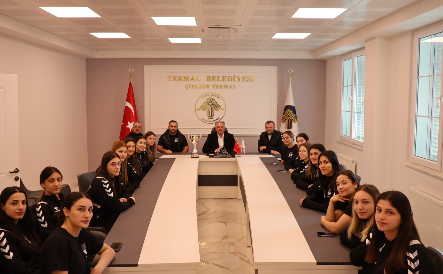 SPORCULARIMIZI BELEDİYEMİZDE AĞIRLADIK